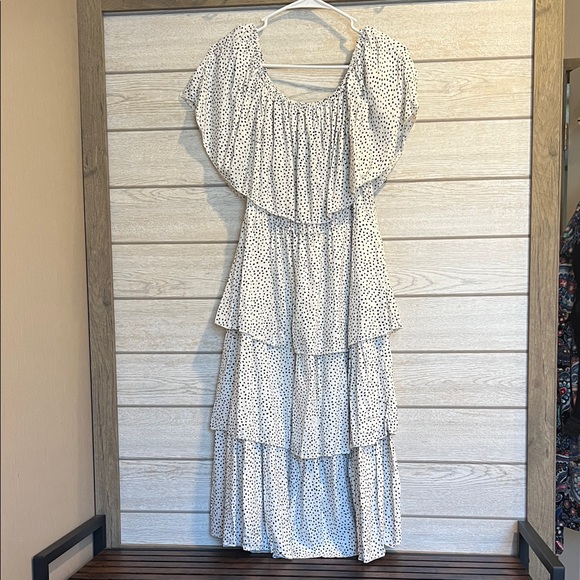 Dresses & Skirts - Elegant White Polka Dot Tiered Dress
